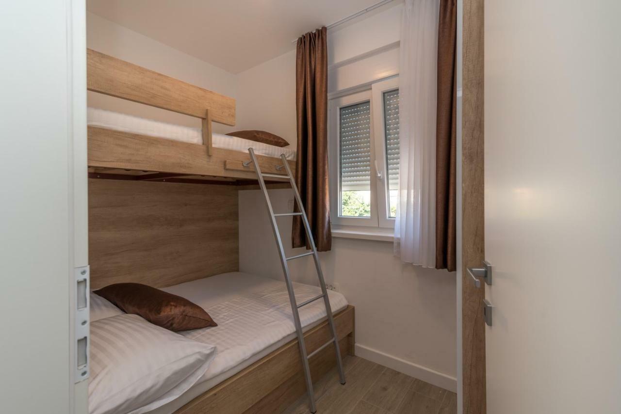 Guest House Petra Trogir Exterior photo